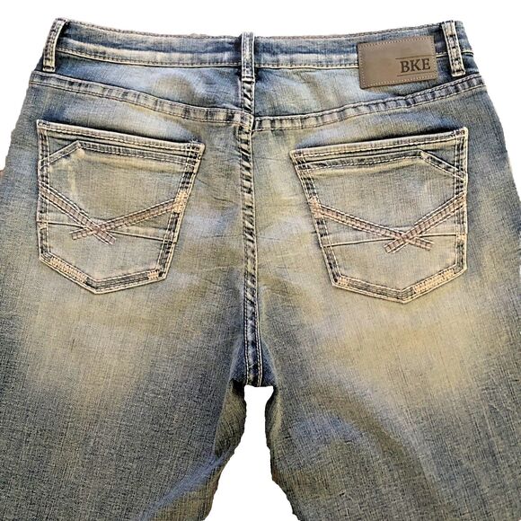 BKE Buckle Tyler Jean Shorts Mens Size 36 Blue Denim Embroidered Light Wash 12" - Picture 4 of 14